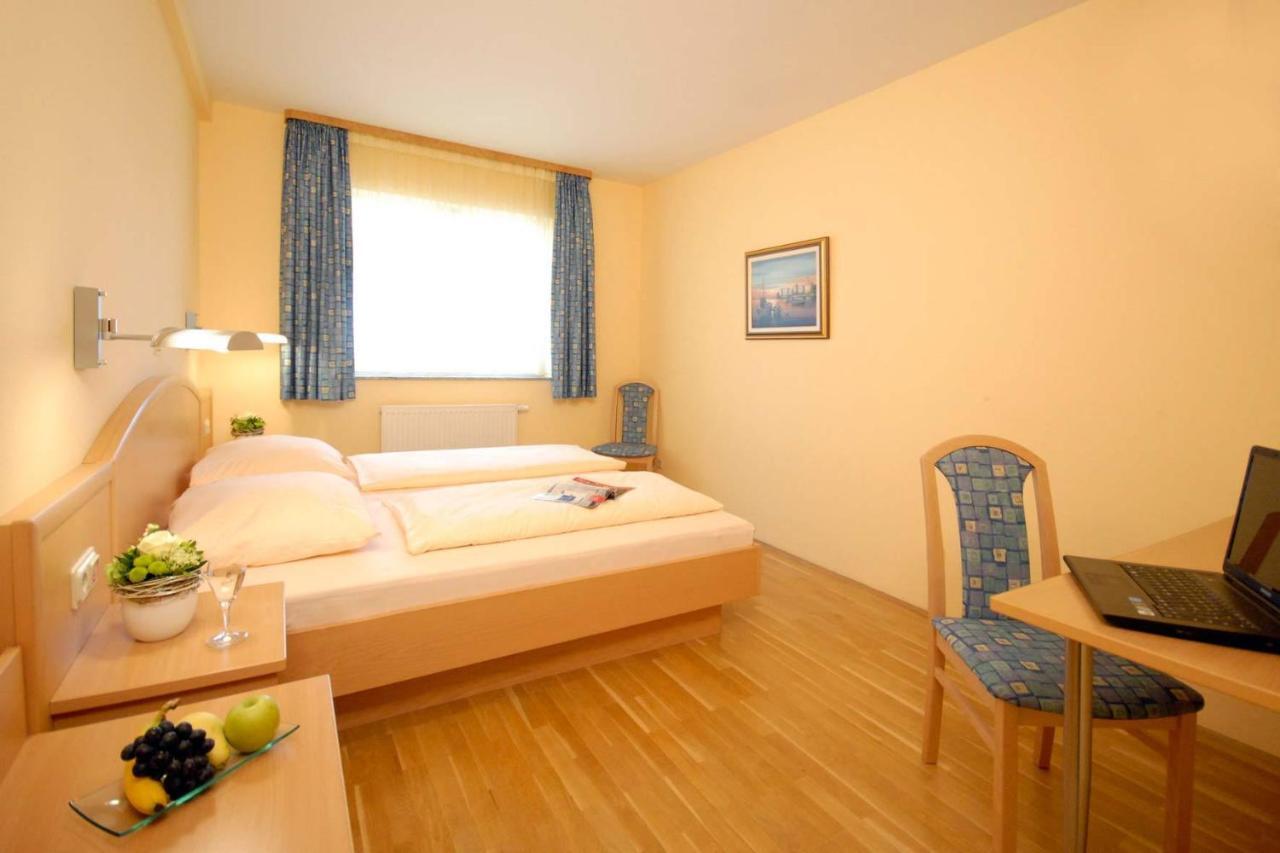 Hotel & Restaurant Hugenottengarten Friedrichsdorf Pokoj fotografie